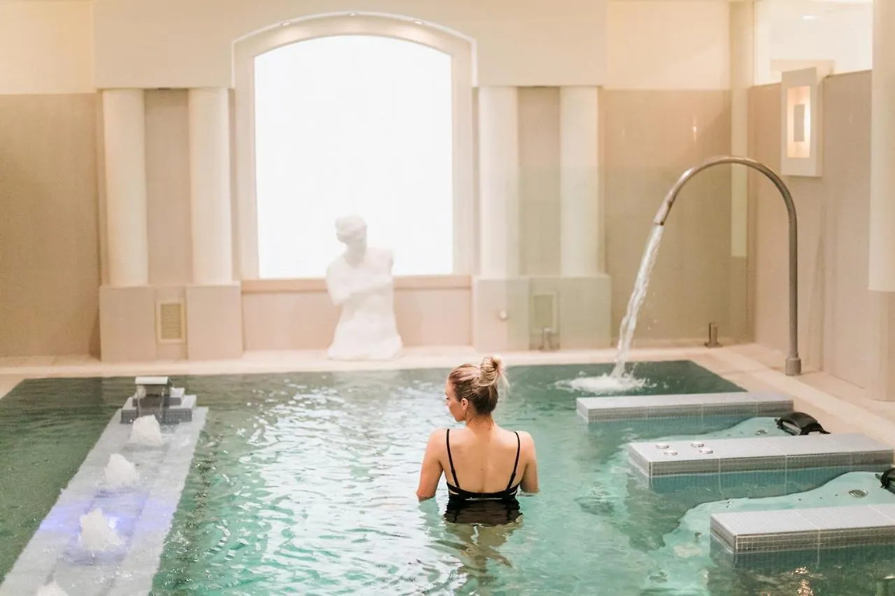 Noosa Springs Golf & Spa Resort